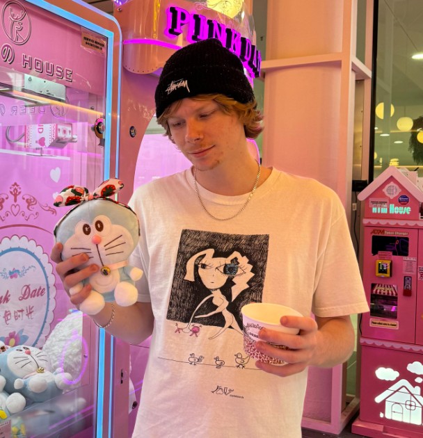 This is an photo of Braiden.